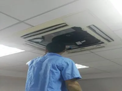 液晶电视左侧边显示白色