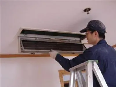 电视机突然半边黑屏是什么毛病