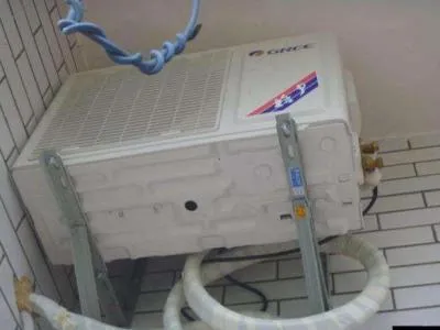 林内燃气热水器外挂机被冻