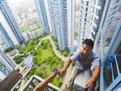 洗衣机旮瘩旮瘩响怎么回事