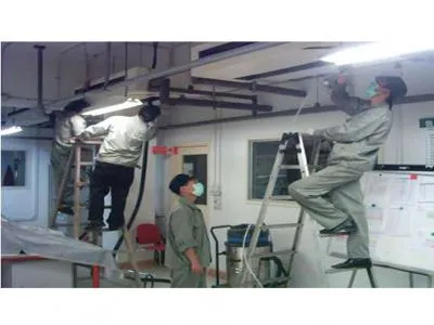 笔记本电脑白屏一闪一闪什么原因