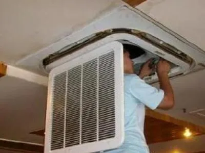 燃气热水器的火是红色的怎么解决