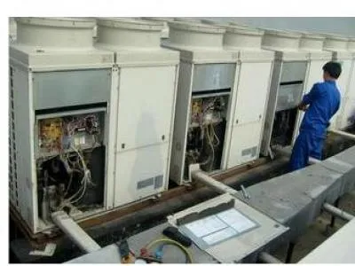 滚筒洗衣机倒洗衣液的水槽总是有水是什么原因