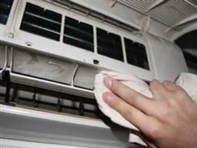 壁挂式太阳能热水器介质液进出水管连接