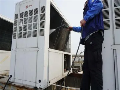 暖气片怎么安装热水器上面的管子