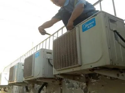 太阳能热水器辅助加热器显示绿色后因