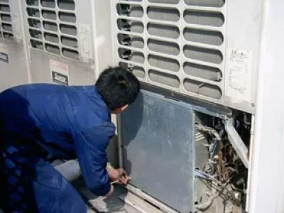 笔记本外设键盘有一个键一直闪烁