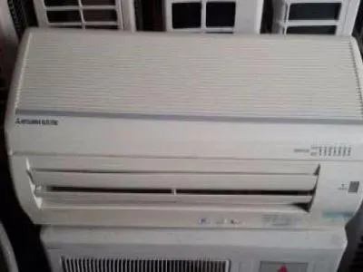 液晶先科24寸电视机刚插电源线机内有咔咔声是什么现象