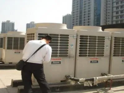 笔记本每次都得释放静电怎么回事