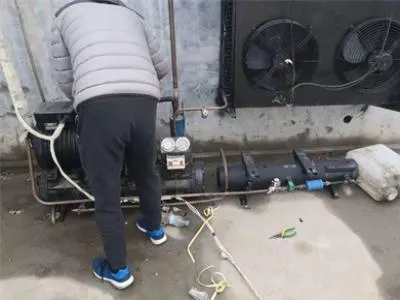 电视老是自动重启怎么回事