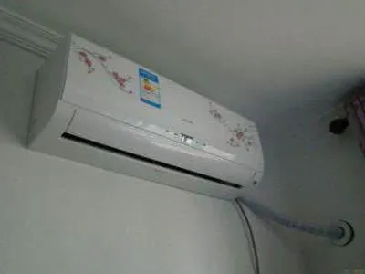 电视机闪屏维修大概多少钱