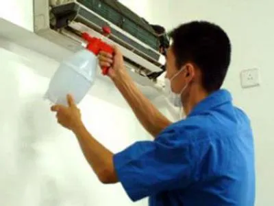 家里的电视空调有时候会自动打开什么情况